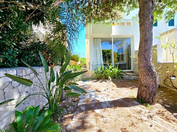 casa indipendente in vendita a Gallipoli in zona Baia Verde