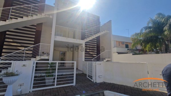 casa indipendente in vendita a Gallipoli in zona Baia Verde