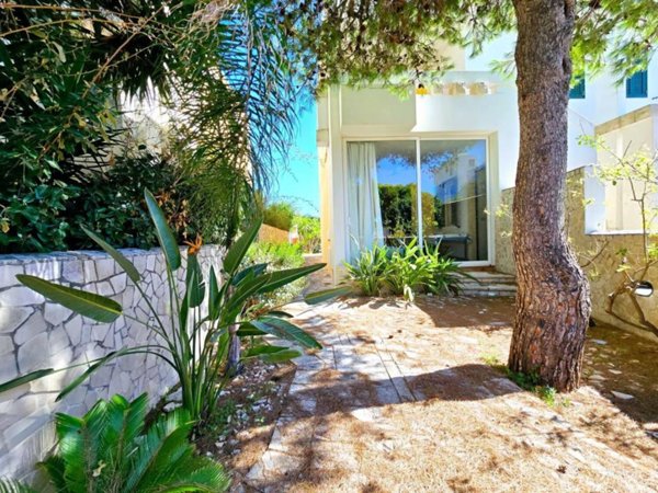 casa indipendente in vendita a Gallipoli in zona Baia Verde