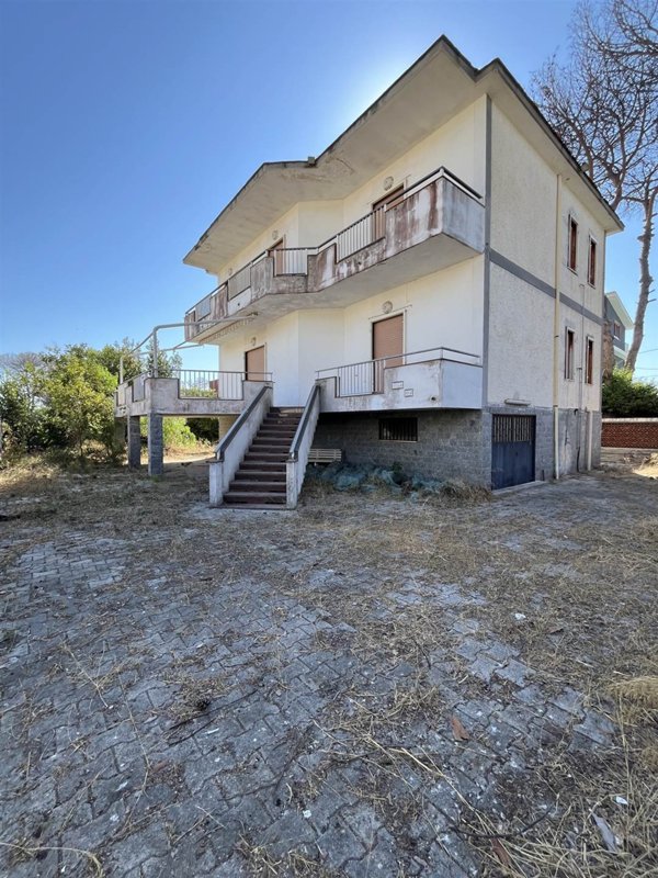 casa indipendente in vendita a Gallipoli in zona Baia Verde