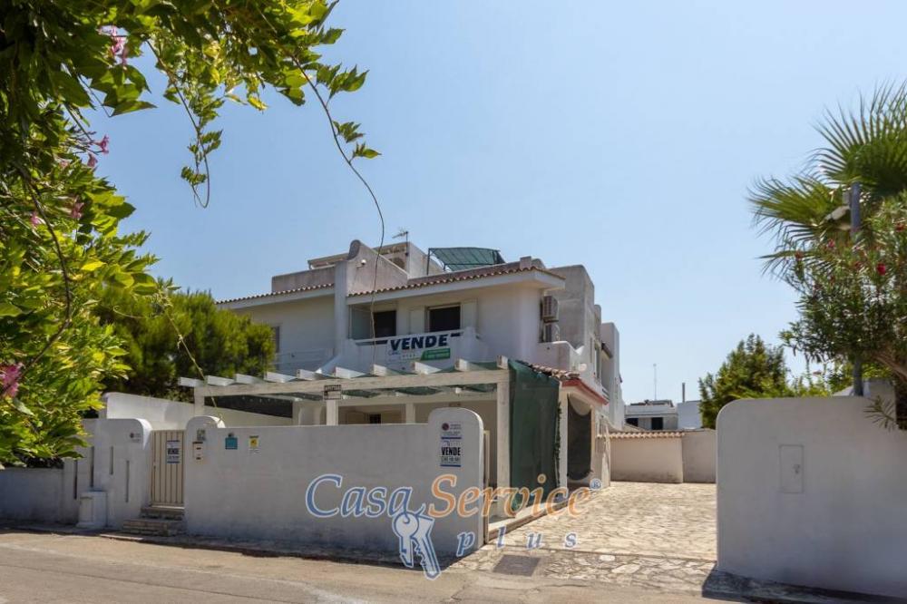 casa indipendente in vendita a Gallipoli in zona Baia Verde