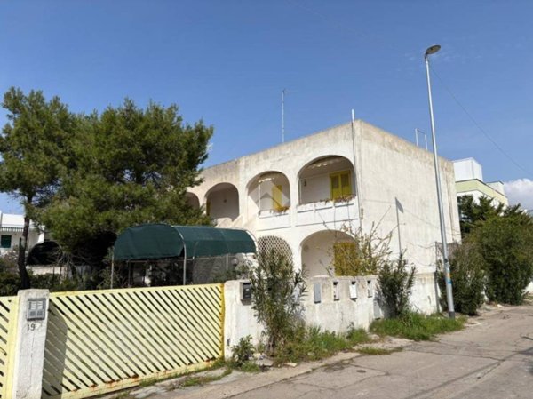 casa indipendente in vendita a Gallipoli in zona Baia Verde
