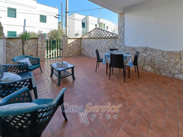 casa indipendente in vendita a Gallipoli in zona Baia Verde