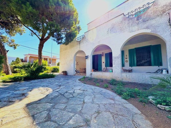 casa indipendente in vendita a Gallipoli in zona Baia Verde