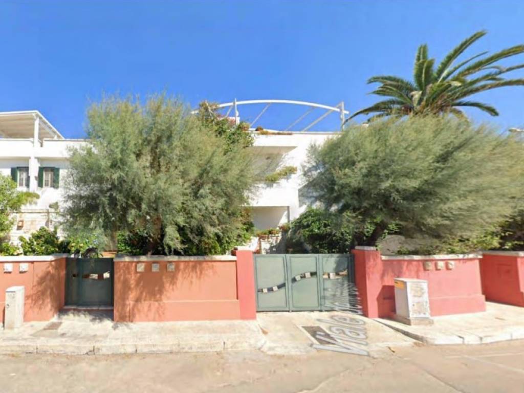 casa indipendente in vendita a Gallipoli in zona Baia Verde