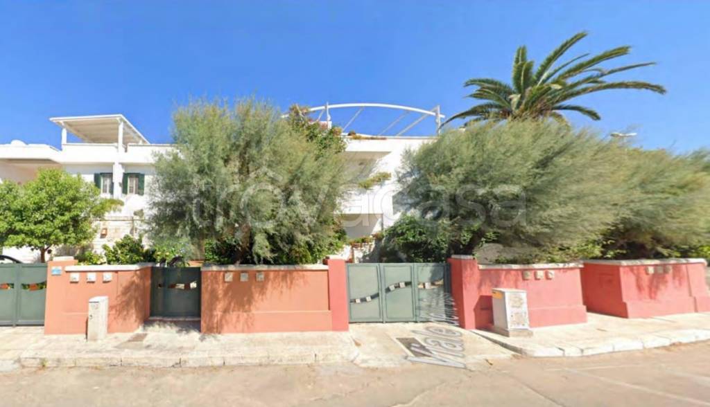 casa indipendente in vendita a Gallipoli in zona Baia Verde