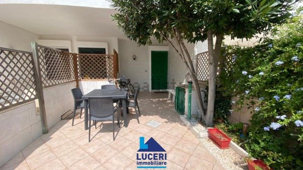 casa indipendente in vendita a Gallipoli in zona Baia Verde