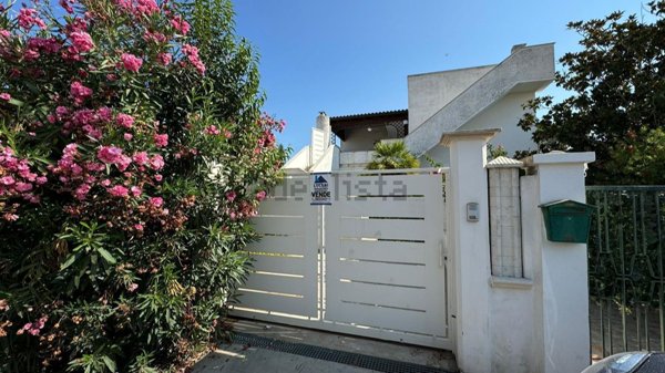 casa indipendente in vendita a Gallipoli in zona Baia Verde