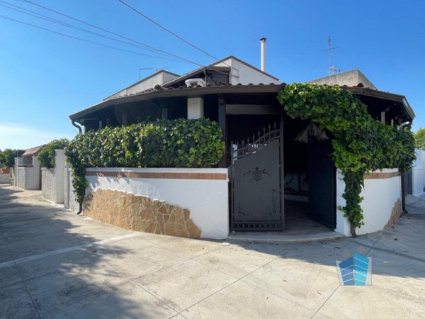 casa indipendente in vendita a Gallipoli in zona Rivabella