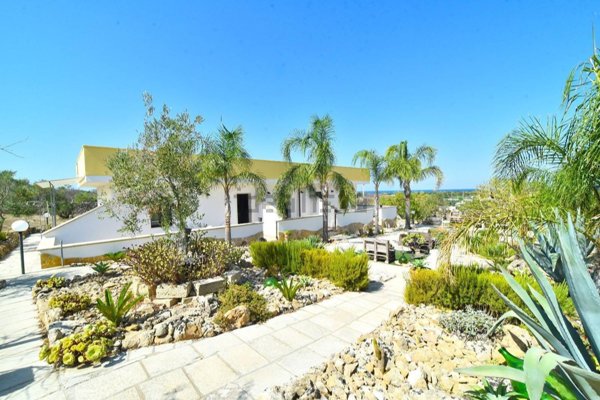 casa indipendente in vendita a Gallipoli in zona Rivabella