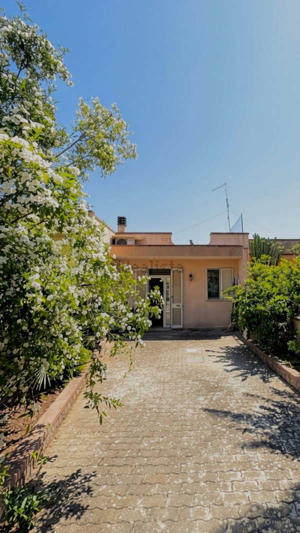 casa indipendente in vendita a Gallipoli in zona Baia Verde