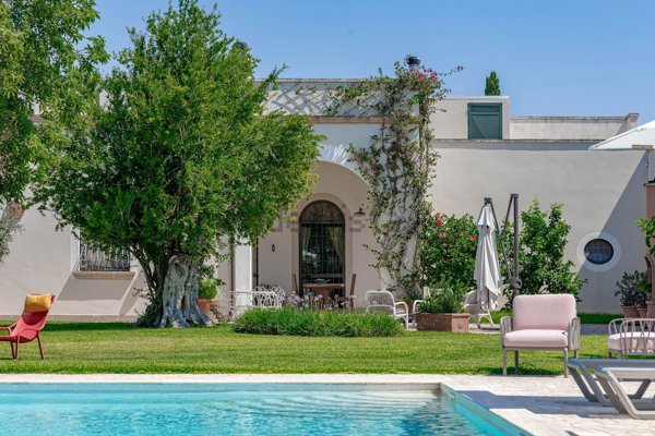 casa indipendente in vendita a Gallipoli in zona Baia Verde