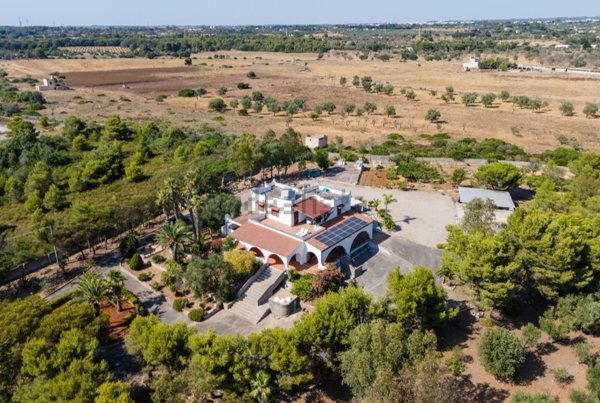 casa indipendente in vendita a Gallipoli in zona Baia Verde