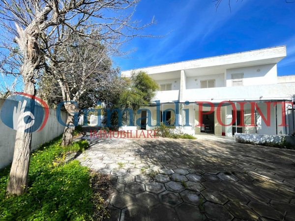 casa indipendente in vendita a Gallipoli in zona Baia Verde