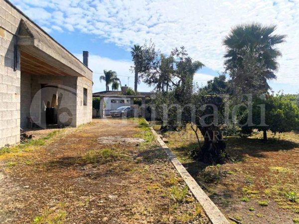casa indipendente in vendita a Gallipoli in zona Baia Verde