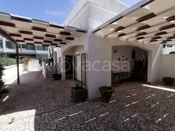 casa indipendente in vendita a Gallipoli in zona Baia Verde