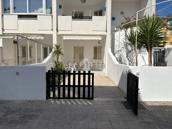 casa indipendente in vendita a Gallipoli in zona Baia Verde