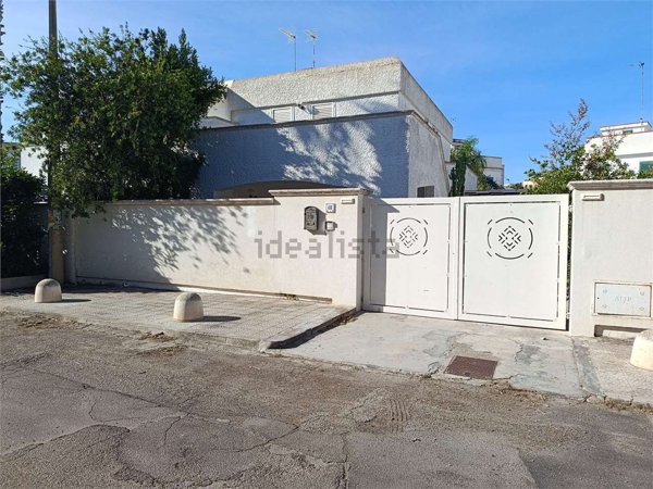 casa indipendente in vendita a Gallipoli in zona Baia Verde