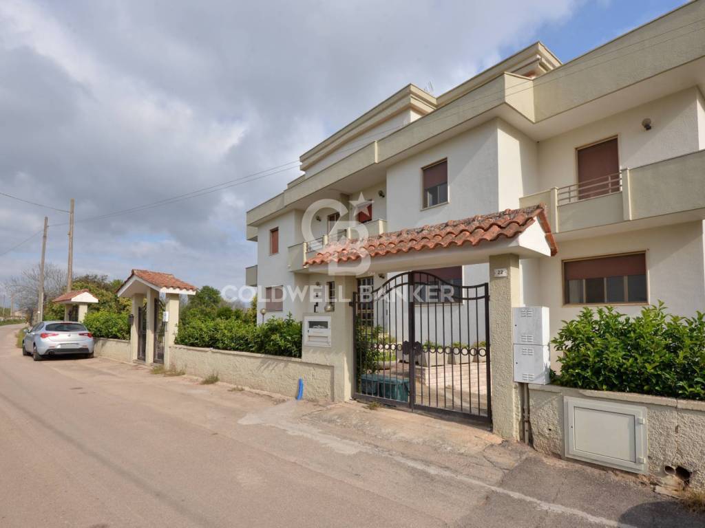 casa indipendente in vendita a Giuggianello