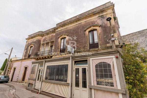 casa indipendente in vendita a Giuggianello