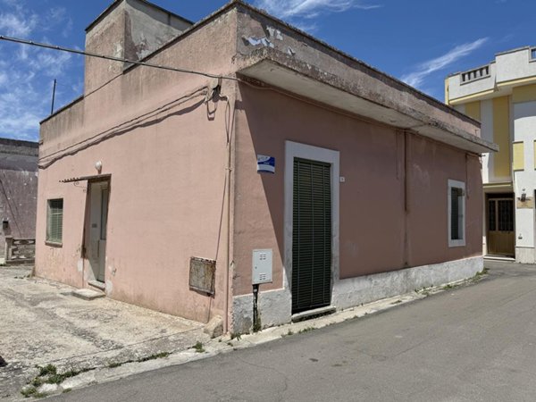 casa indipendente in vendita a Giurdignano