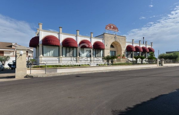 locale commerciale in vendita a Guagnano