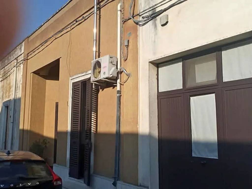 casa indipendente in vendita a Guagnano in zona Villa Baldassarri