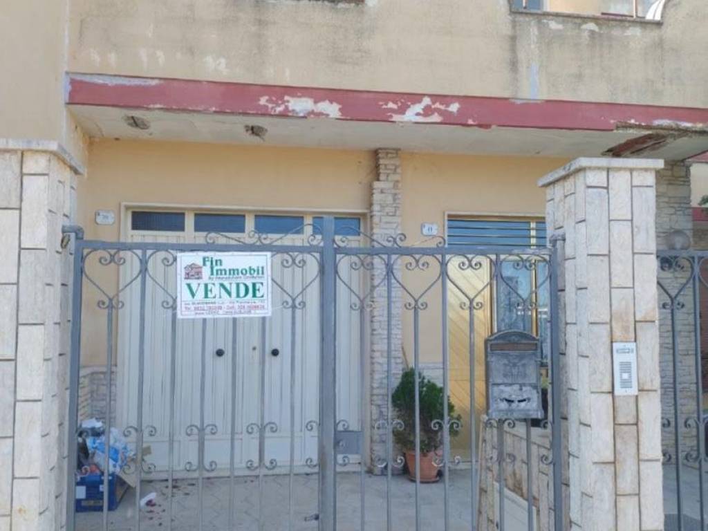 appartamento in vendita a Guagnano in zona Villa Baldassarri