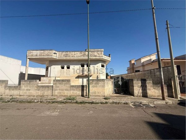 casa indipendente in vendita a Guagnano