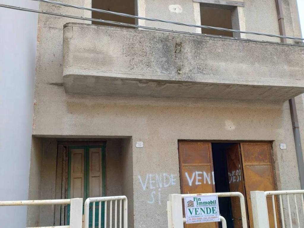 casa indipendente in vendita a Guagnano in zona Villa Baldassarri