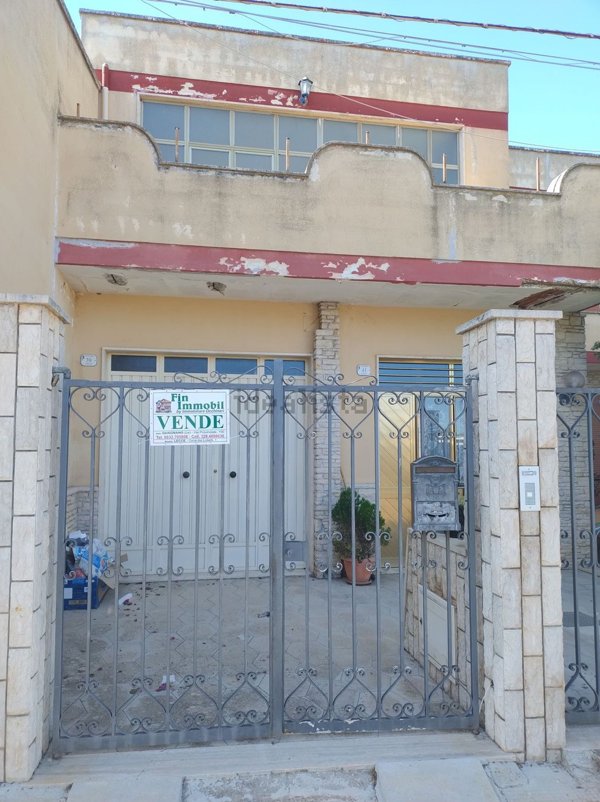 appartamento in vendita a Guagnano in zona Villa Baldassarri