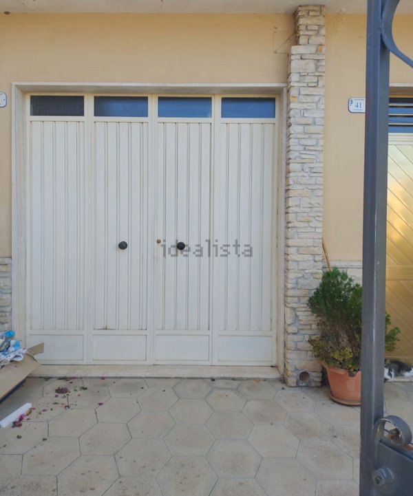 appartamento in vendita a Guagnano in zona Villa Baldassarri