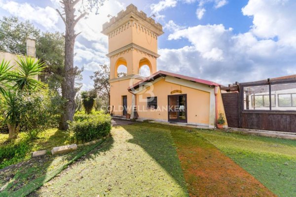 negozio in vendita a Guagnano