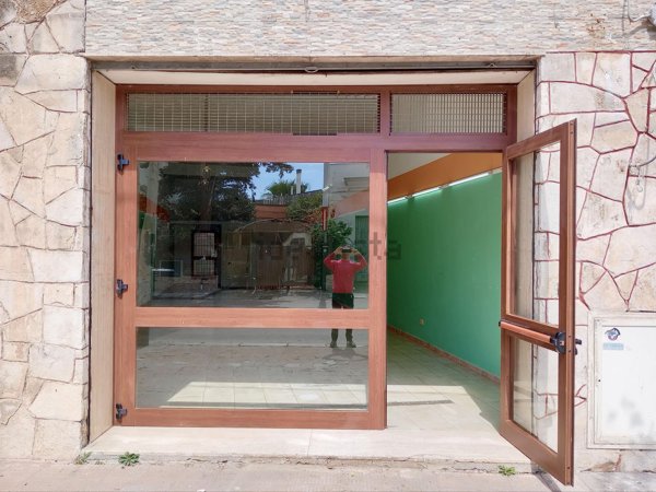 negozio in vendita a Guagnano