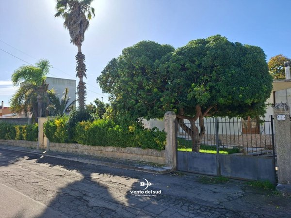 casa indipendente in vendita a Guagnano