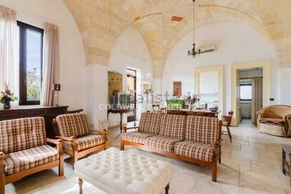 casa indipendente in vendita a Guagnano