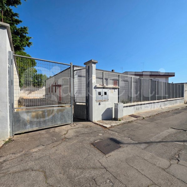 intera palazzina in vendita a Guagnano