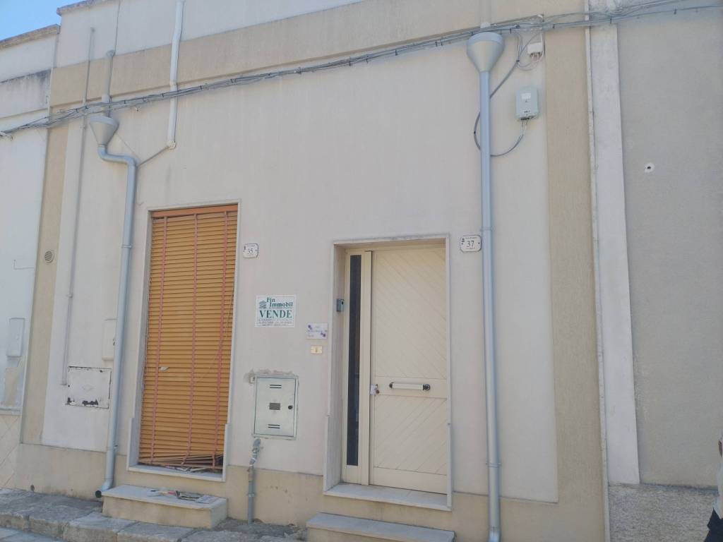 appartamento in vendita a Guagnano in zona Villa Baldassarri