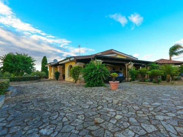 casa indipendente in vendita a Guagnano