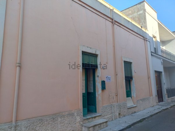 casa indipendente in vendita a Guagnano