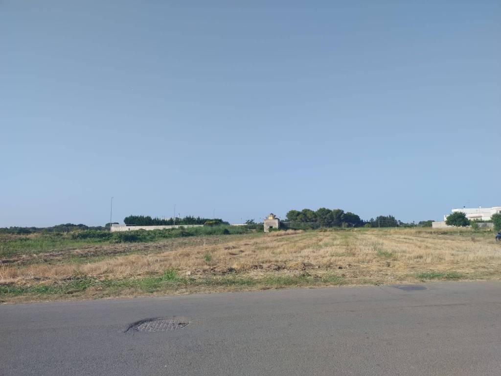 terreno in vendita a Guagnano