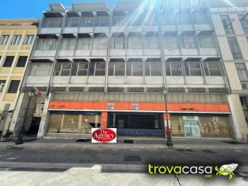 ufficio in vendita a Lecce in zona Centro Città