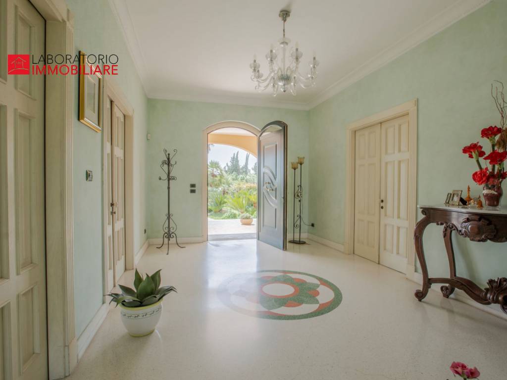 villa in vendita a Lecce in zona Rudiae