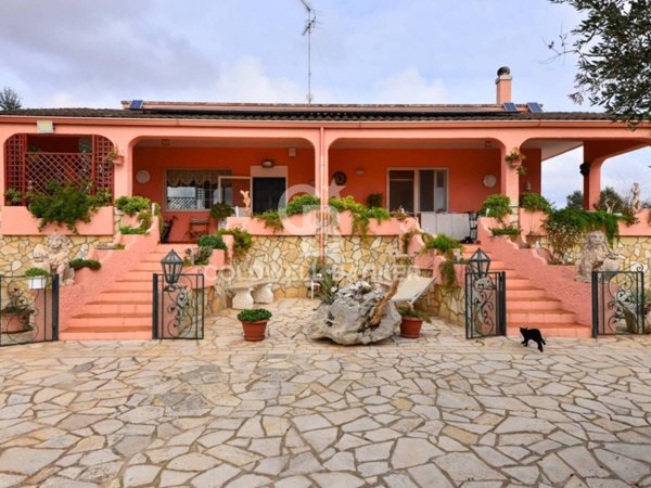 casa indipendente in vendita a Lecce in zona Torre Chianca