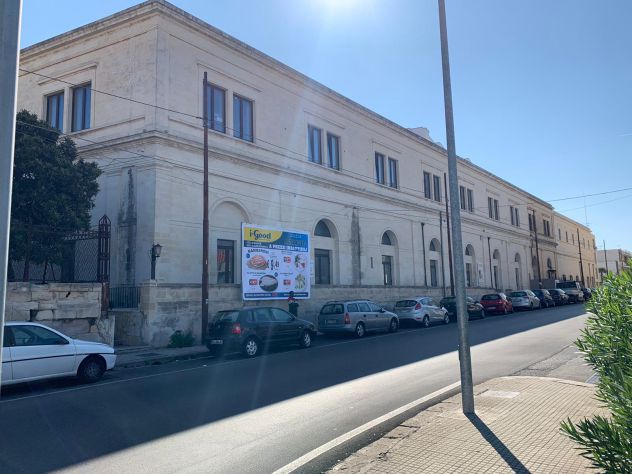 ufficio in vendita a Lecce in zona Rudiae