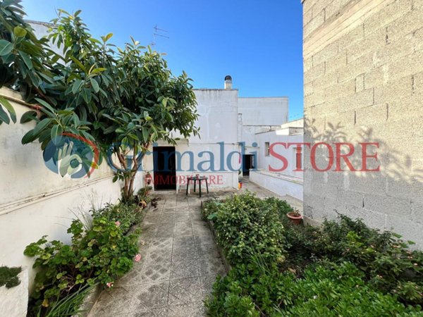 casa indipendente in vendita a Lecce in zona Villa Convento