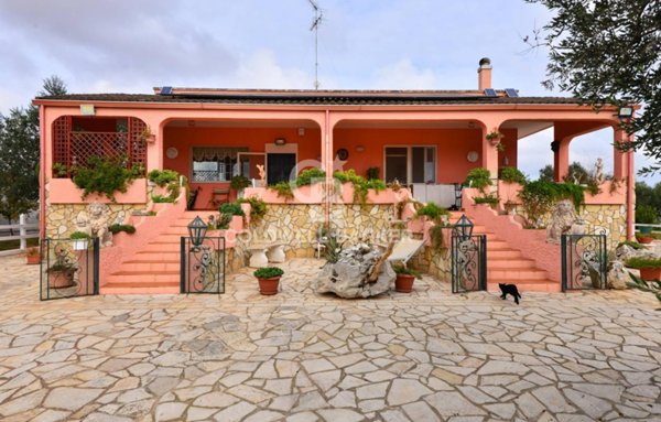 casa indipendente in vendita a Lecce in zona Torre Chianca