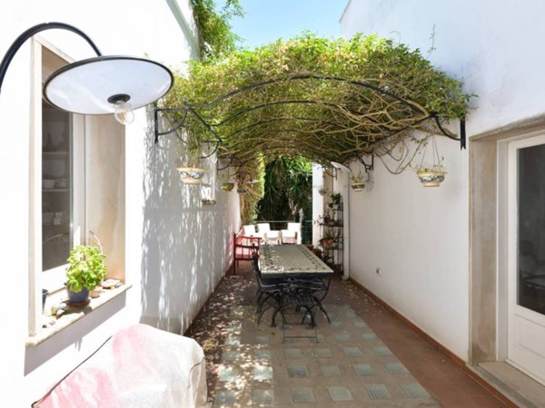 intera palazzina in vendita a Lecce in zona Centro Città