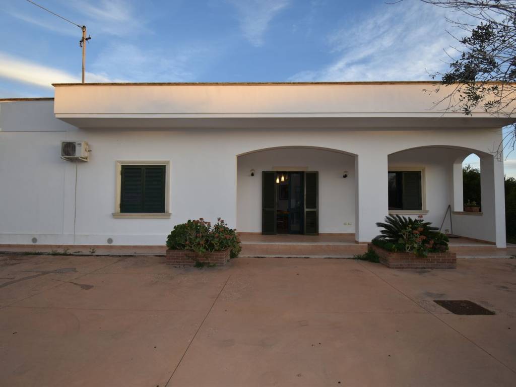 villa in vendita a Lecce in zona Rudiae