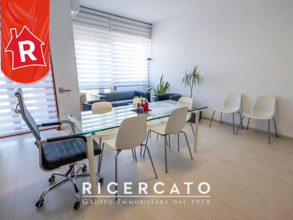 ufficio in vendita a Lecce in zona Ariosto